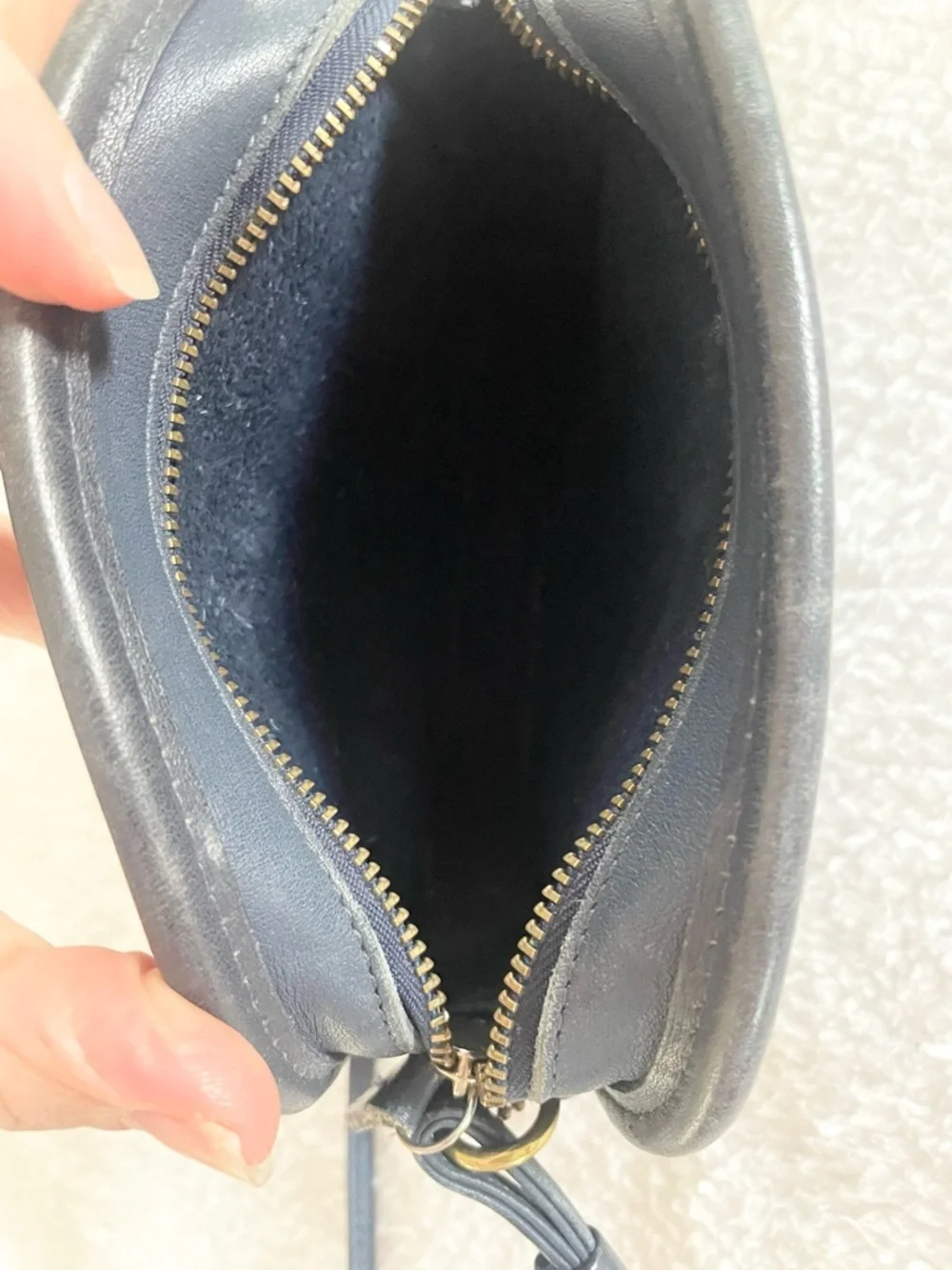 Vintage 80s/90s Coach Abbie Mini Crossbody Bag, Navy Blue Leather - Picture 8 of 10